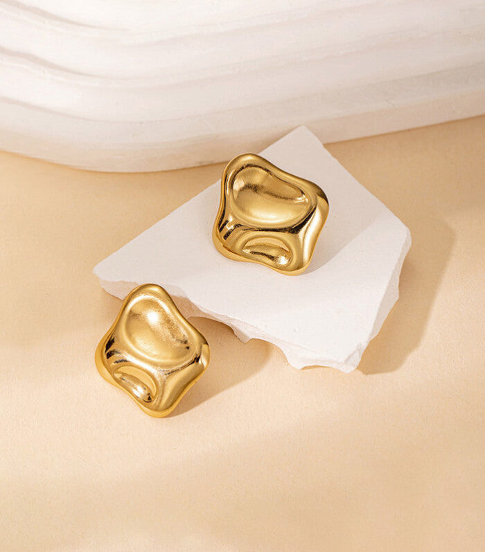 Pebble stud Earrings