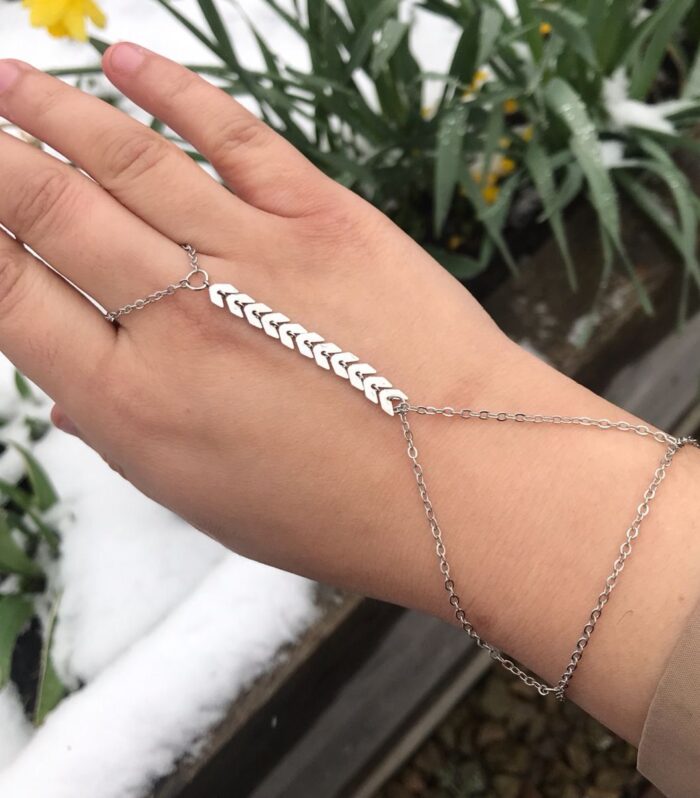 Geometric Arrow Chevron Hand Chain