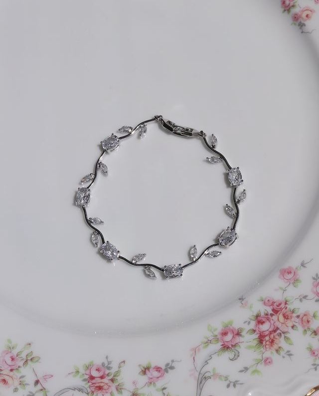 Silver Bloom Tulip Bracelet